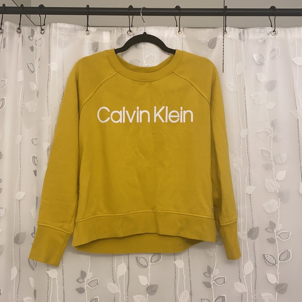 Calvin Klein performance sweater medium